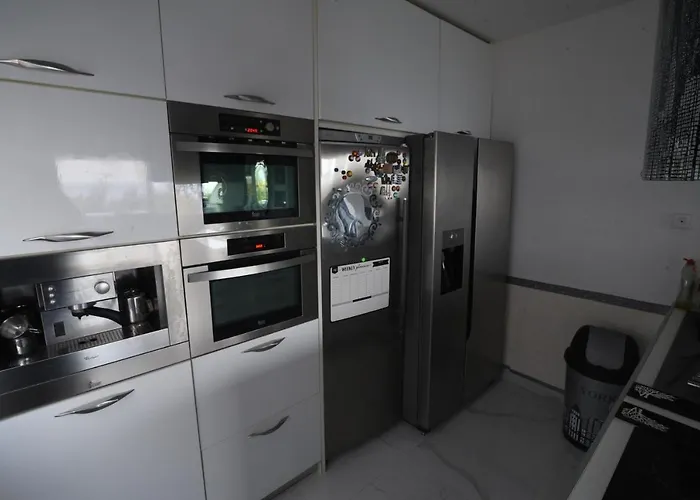 Panorama, Now A Smart 别墅 *